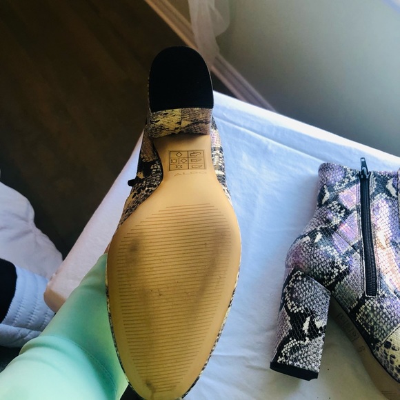 Snakeskin Print Ankle Boots - Picture 6 of 9